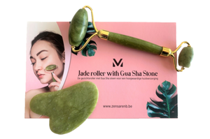 De jade roller met gua sha steen in een luxe verpakking